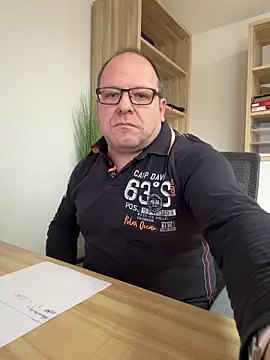 coupleLatinaLovers online show from January 2025 11:06:01 AM