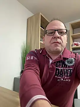 coupleLatinaLovers online show from February 2025 07:18:02 AM