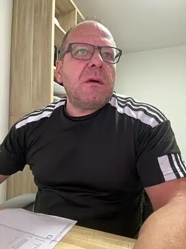 coupleLatinaLovers online show from October 2025 04:51:02 AM