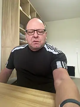 coupleLatinaLovers online show from February 2026 11:00:02 AM