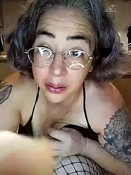 Snapshot of GraceHenderson chatting on January 2025 09:51:02 PM GraceHenderson online show from January 2025 09:51:02 PM