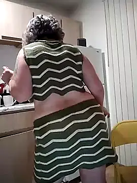 Snapshot of GraceHenderson chatting on February 2025 05:59:01 PM GraceHenderson online show from February 2025 05:59:01 PM