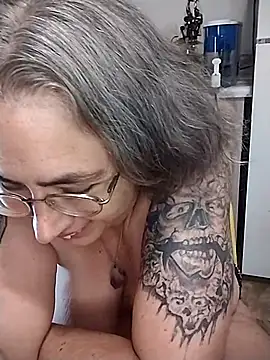 Snapshot of GraceHenderson chatting on March 2025 09:43:01 PM GraceHenderson online show from March 2025 09:43:01 PM