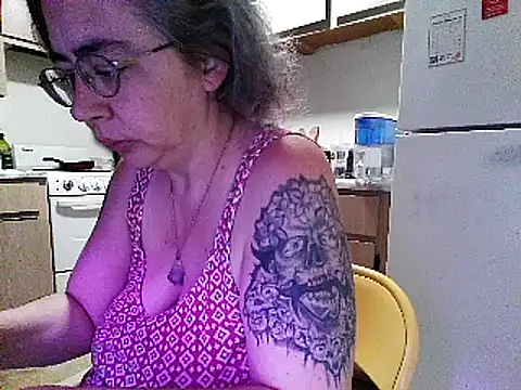 Snapshot of GraceHenderson chatting on March 2025 03:28:01 PM GraceHenderson online show from March 2025 03:28:01 PM