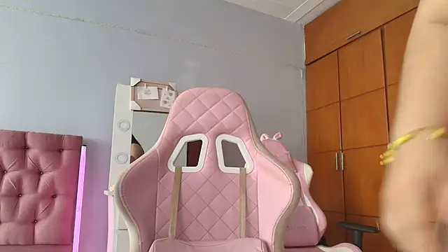  69HONRY online show from December 2024 04:16:02 PM