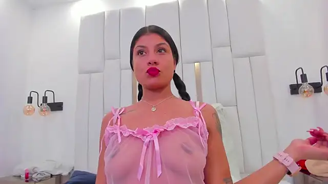 chloe zulay online show from February 2026 02:45:01 AM