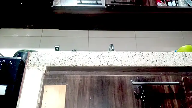 Snapshot of PetiteIvoryQueen19 chatting on February 2026 06:40:02 AM PetiteIvoryQueen19 online show from February 2026 06:40:02 AM