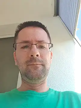 riskybusiness9090 online show from April 2026 12:42:01 PM