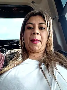 Laura-Hernandez online show from November 2025 02:53:02 PM