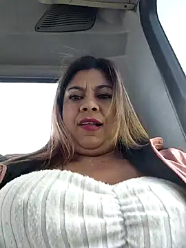 Laura-Hernandez online show from April 2026 03:09:01 PM