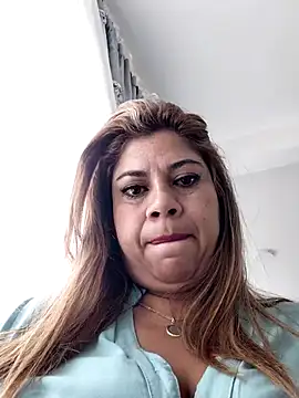 Laura-Hernandez online show from June 2026 03:44:01 PM