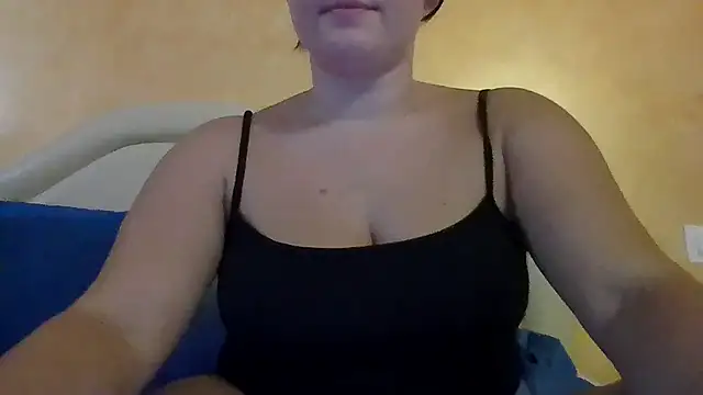 Snapshot of Chicamora chatting on September 2025 08:01:02 PM Chicamora online show from September 2025 08:01:02 PM