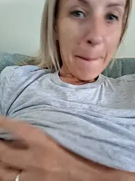 Snapshot of YourJuliena chatting on February 2025 10:37:02 AM YourJuliena online show from February 2025 10:37:02 AM