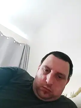 Snapshot of HE-M123 chatting on December 2024 10:28:02 AM HE-M123 online show from December 2024 10:28:02 AM