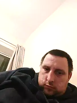 Snapshot of HE-M123 chatting on December 2024 10:35:02 PM HE-M123 online show from December 2024 10:35:02 PM