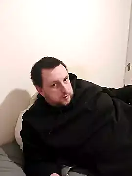 Snapshot of HE-M123 chatting on January 2025 10:24:02 PM HE-M123 online show from January 2025 10:24:02 PM