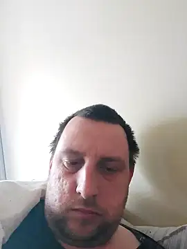 Snapshot of HE-M123 chatting on March 2025 10:06:02 AM HE-M123 online show from March 2025 10:06:02 AM