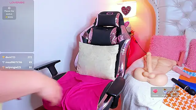 Snapshot of AliceLamore chatting on March 2025 05:58:01 PM AliceLamore online show from March 2025 05:58:01 PM