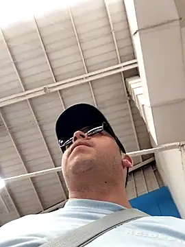 Camilo-31RI online show from April 2026 02:44:01 PM