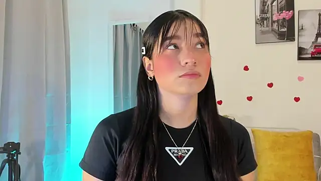 Snapshot of Maia_W10 chatting on January 2025 12:37:01 PM Maia W10 online show from January 2025 12:37:01 PM