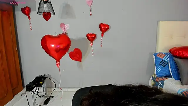 Snapshot of Maia_W10 chatting on February 2025 12:22:02 PM Maia W10 online show from February 2025 12:22:02 PM