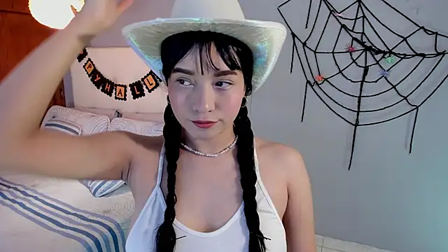 Snapshot of Maia_W10 chatting on October 2025 12:29:01 PM Maia W10 online show from October 2025 12:29:01 PM