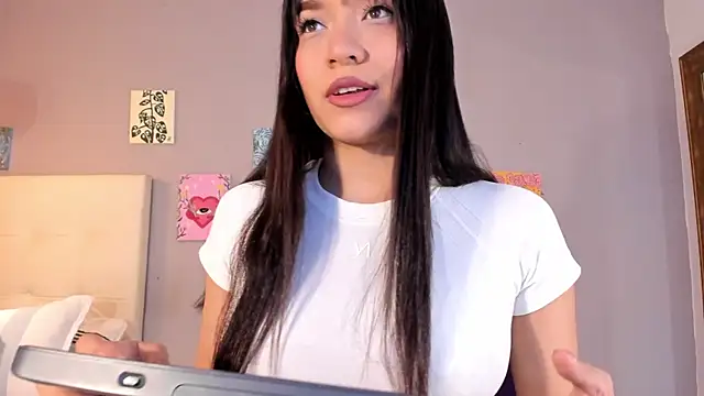 Maia W10 online show from June 2026 03:29:01 PM