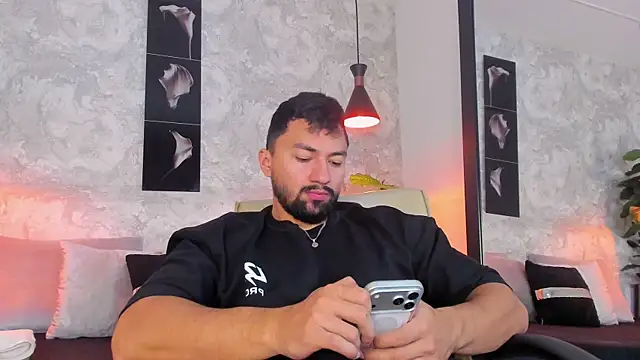 Regan   online show from December 2025 01:24:01 AM