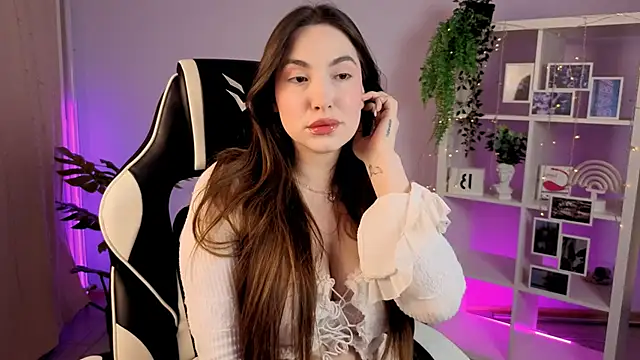 Snapshot of MelissaLovvv chatting on November 2025 08:31:01 AM MelissaLovvv online show from November 2025 08:31:01 AM