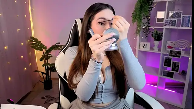 Snapshot of MelissaLovvv chatting on November 2025 04:34:02 AM MelissaLovvv online show from November 2025 04:34:02 AM