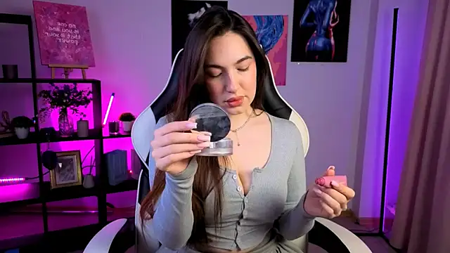 Snapshot of MelissaLovvv chatting on December 2025 04:09:01 AM MelissaLovvv online show from December 2025 04:09:01 AM