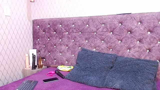 VALENTINA3x online show from November 2025 03:54:01 AM