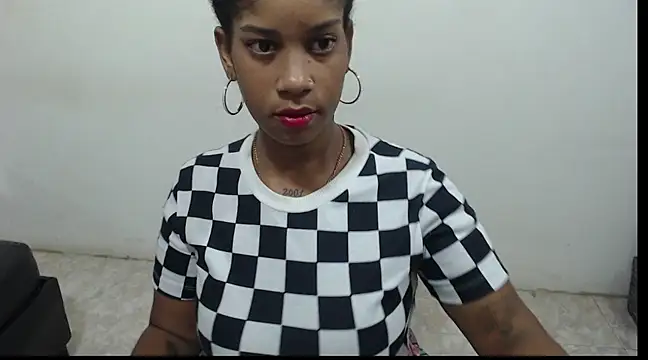 Snapshot of CanellaHill chatting on December 2024 04:56:01 AM CanellaHill online show from December 2024 04:56:01 AM