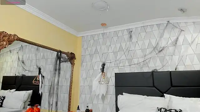 JustinePerry online show from November 2025 03:52:02 AM