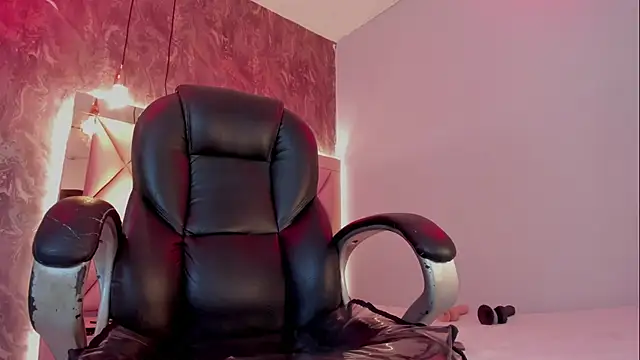 Snapshot of megan_100 chatting on May 2026 06:38:02 PM megan 100 online show from May 2026 06:38:02 PM