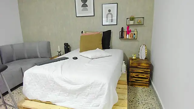 Snapshot of afrodita_martinez chatting on February 2025 06:43:02 AM afrodita martinez online show from February 2025 06:43:02 AM