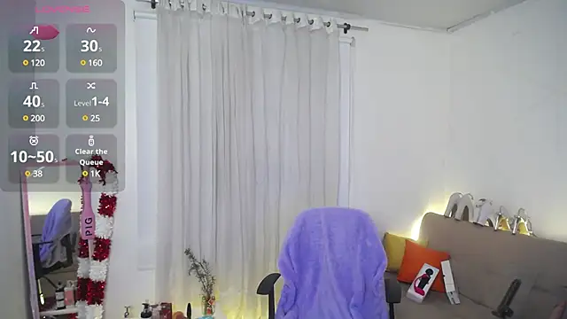 Snapshot of 911Calling chatting on December 2024 10:45:01 PM 911Calling online show from December 2024 10:45:01 PM