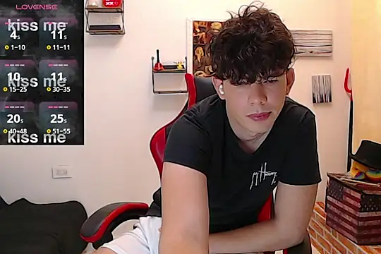 Angelo-cianuro- online show from December 2025 10:38:02 PM