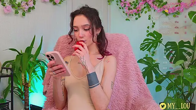 Snapshot of MyLou_ chatting on March 2025 03:19:01 PM MyLou online show from March 2025 03:19:01 PM