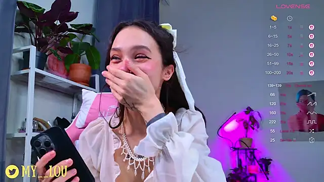 Snapshot of MyLou_ chatting on October 2025 04:19:01 PM MyLou online show from October 2025 04:19:01 PM