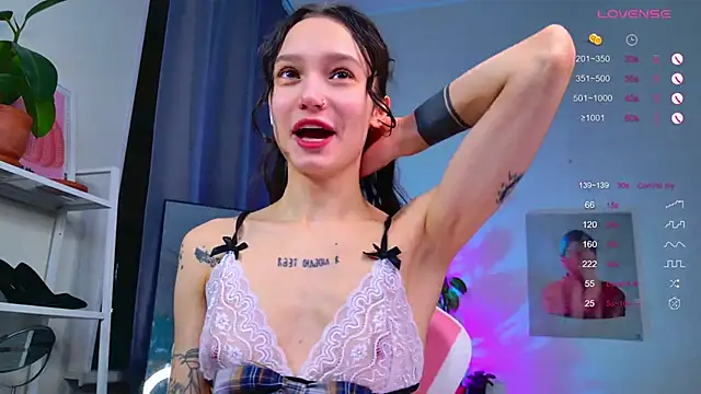 Snapshot of MyLou_ chatting on November 2025 03:15:02 PM MyLou online show from November 2025 03:15:02 PM