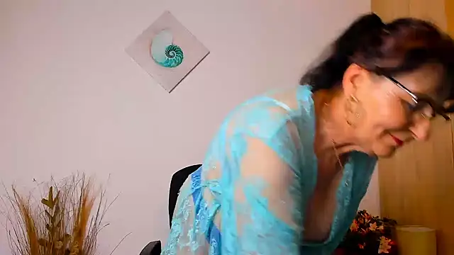 sweetangell69  online show from April 2026 07:45:01 AM