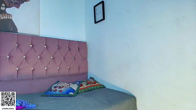 Snapshot of aaron_antonella_mds chatting on December 2025 09:00:02 PM aaron antonella mds online show from December 2025 09:00:02 PM