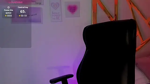 Snapshot of LanaJones_ chatting on December 2025 12:12:01 PM LanaJones online show from December 2025 12:12:01 PM