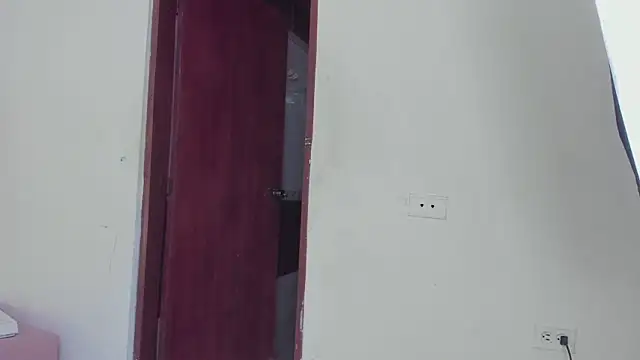 Snapshot of Alhana_pulido chatting on March 2025 09:27:01 PM Alhana pulido online show from March 2025 09:27:01 PM