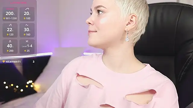 Snapshot of LikaBerry1 chatting on January 2025 11:11:02 PM LikaBerry1 online show from January 2025 11:11:02 PM