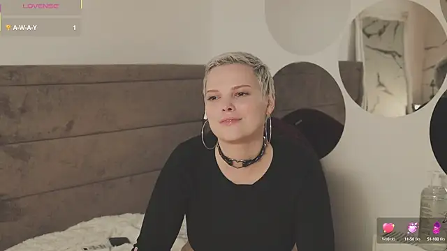 LikaBerry1 online show from September 2025 07:08:01 PM