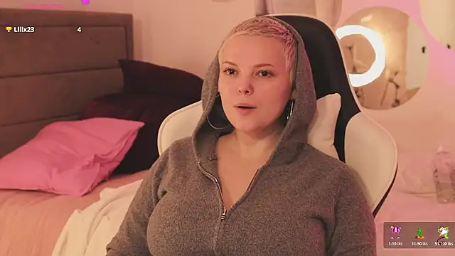 Snapshot of LikaBerry1 chatting on January 2026 12:32:02 PM LikaBerry1 online show from January 2026 12:32:02 PM