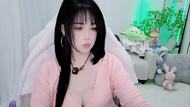 Snapshot of Vaness-a chatting on February 2026 02:05:01 PM Vaness-a online show from February 2026 02:05:01 PM