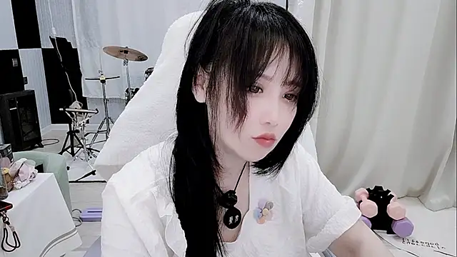 Snapshot of Vaness-a chatting on June 2026 05:12:02 PM Vaness-a online show from June 2026 05:12:02 PM
